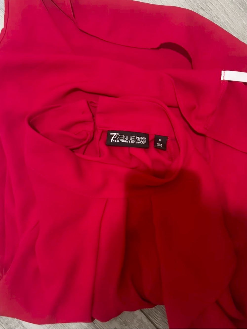 Sleeveless Red Ruffle Neck Blouse - Picture 3 of 3